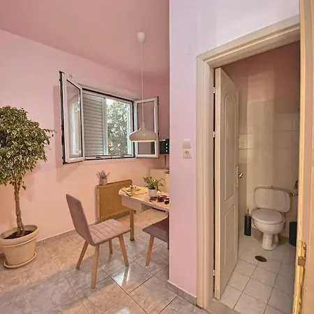 Ruby Apartment *
